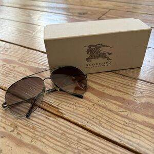Burberry BE3080 aviator sunglasses